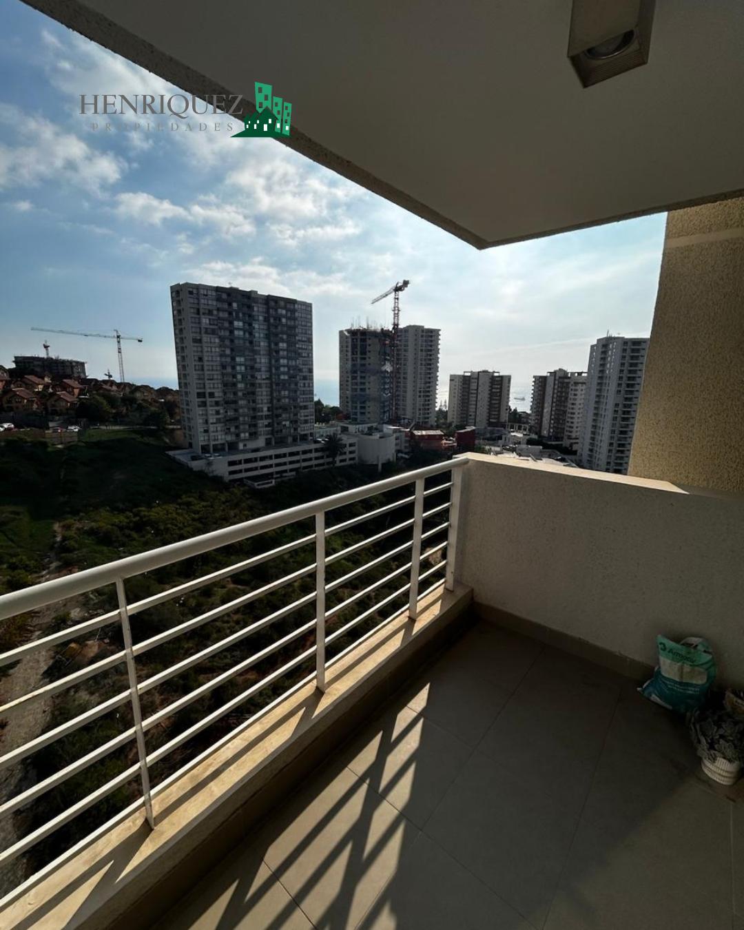 Se Arrienda Departamento en Condominio Altos de Viña 3
